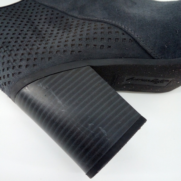 American Eagle Dark Navy Blue Laser Cut Chunky Heel Vegan Boots Booties 11 - Picture 10 of 12